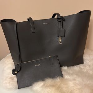 SHOPPING SAINT LAURENT E/W IN SUPPLE LEATHER